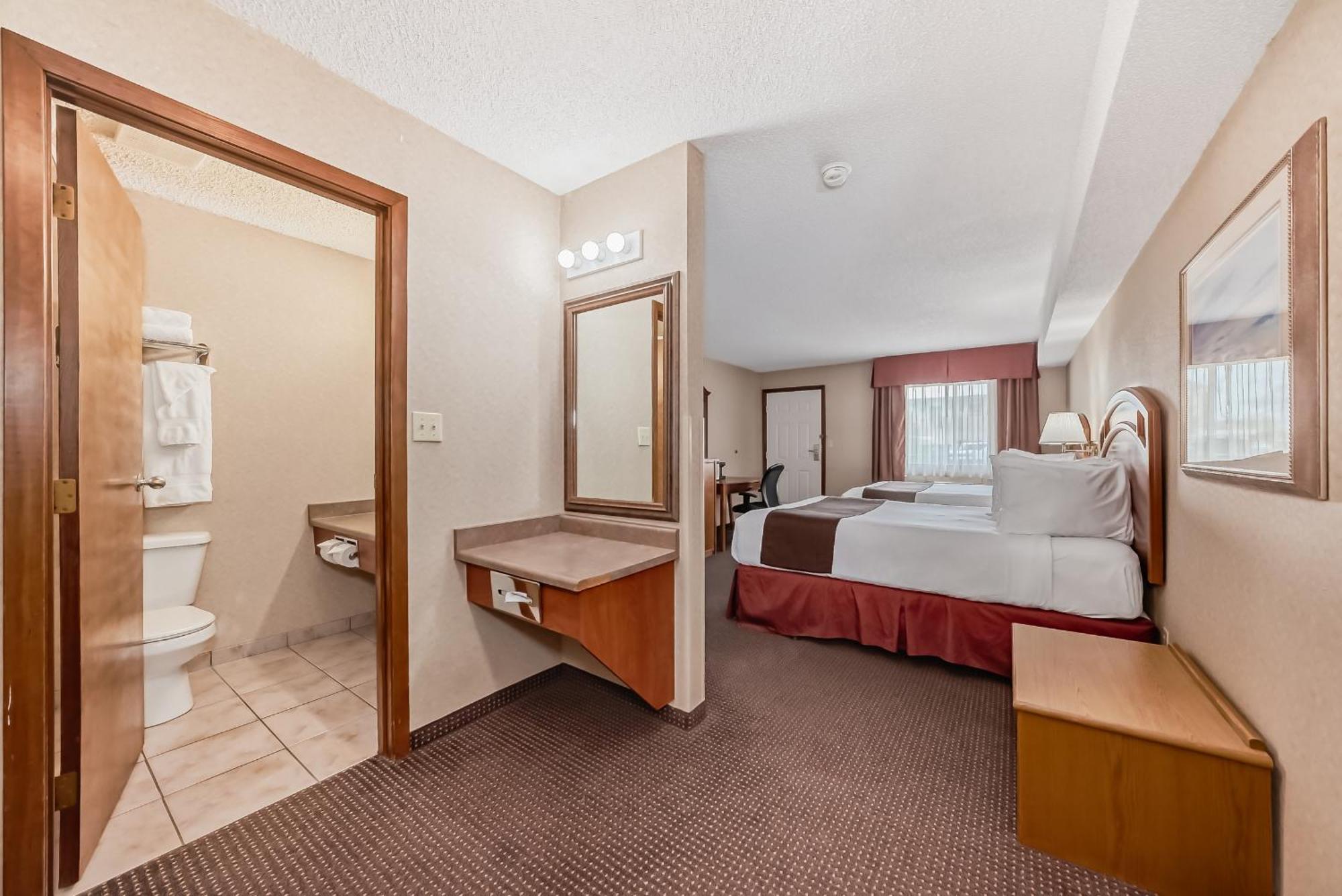 Stony Plain Inn & Suites 외부 사진