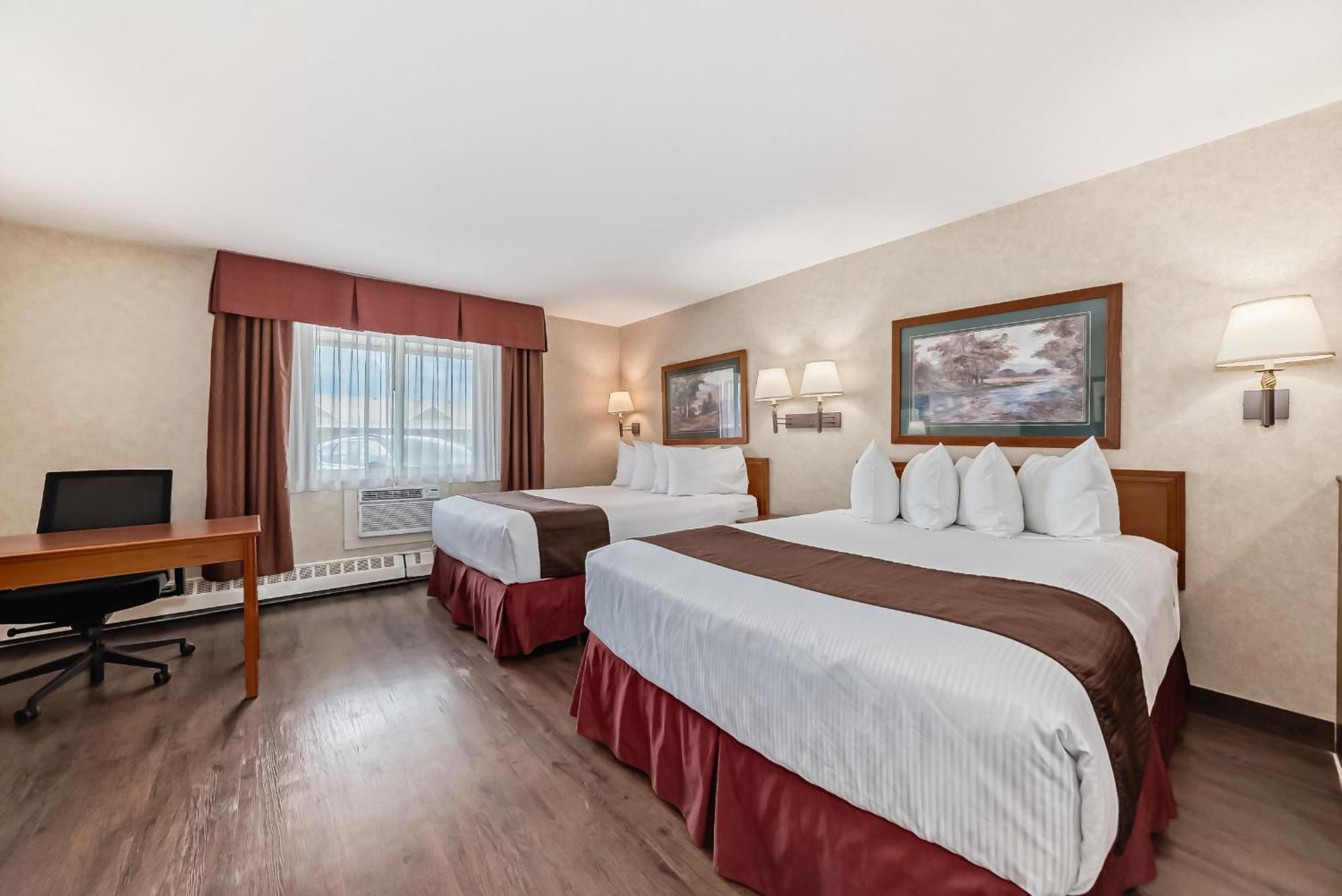 Stony Plain Inn & Suites 외부 사진