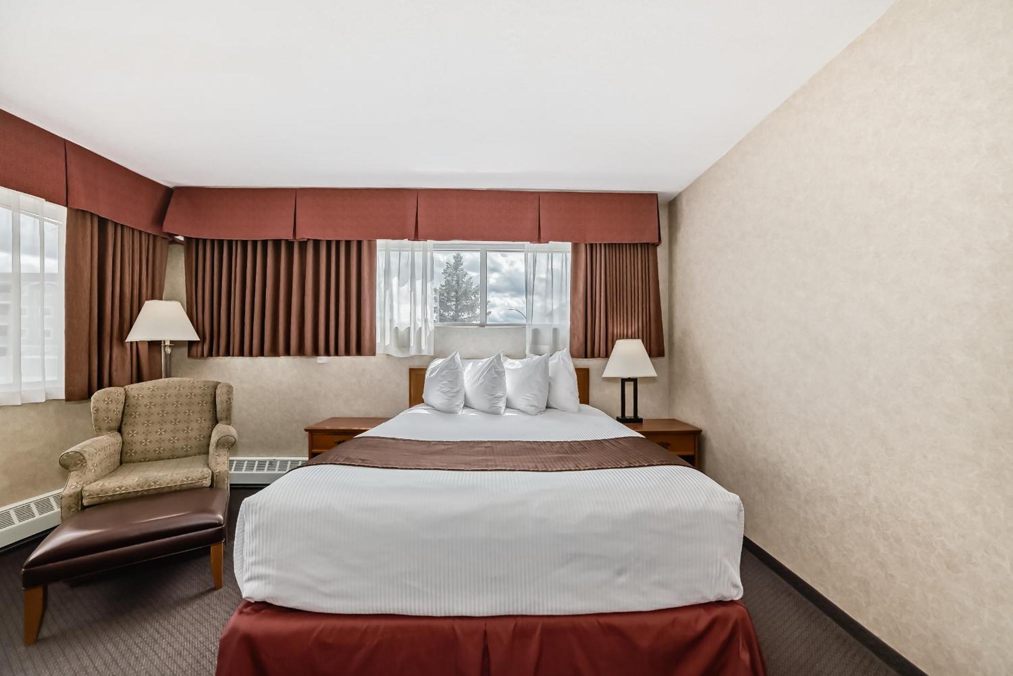 Stony Plain Inn & Suites 외부 사진