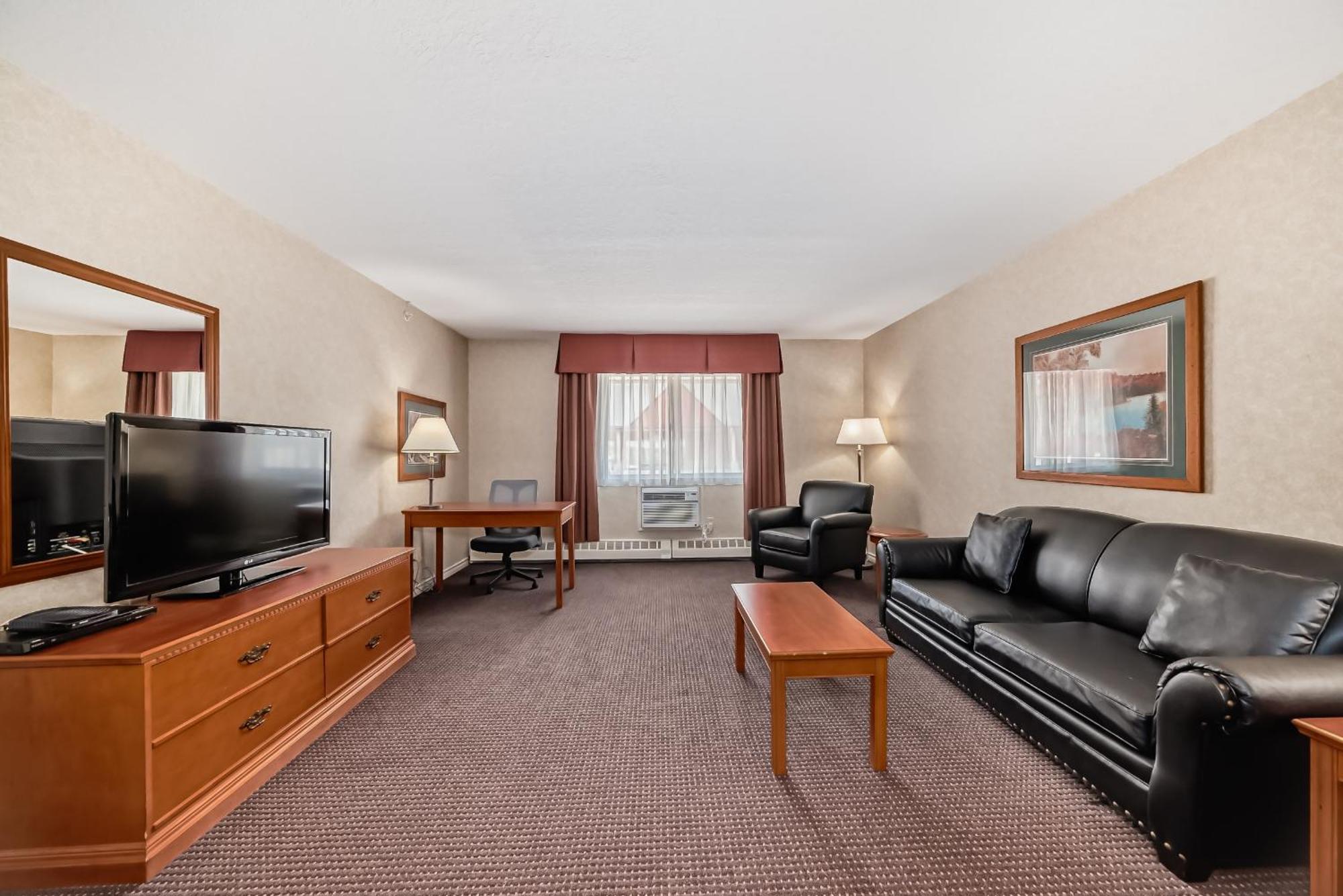 Stony Plain Inn & Suites 외부 사진