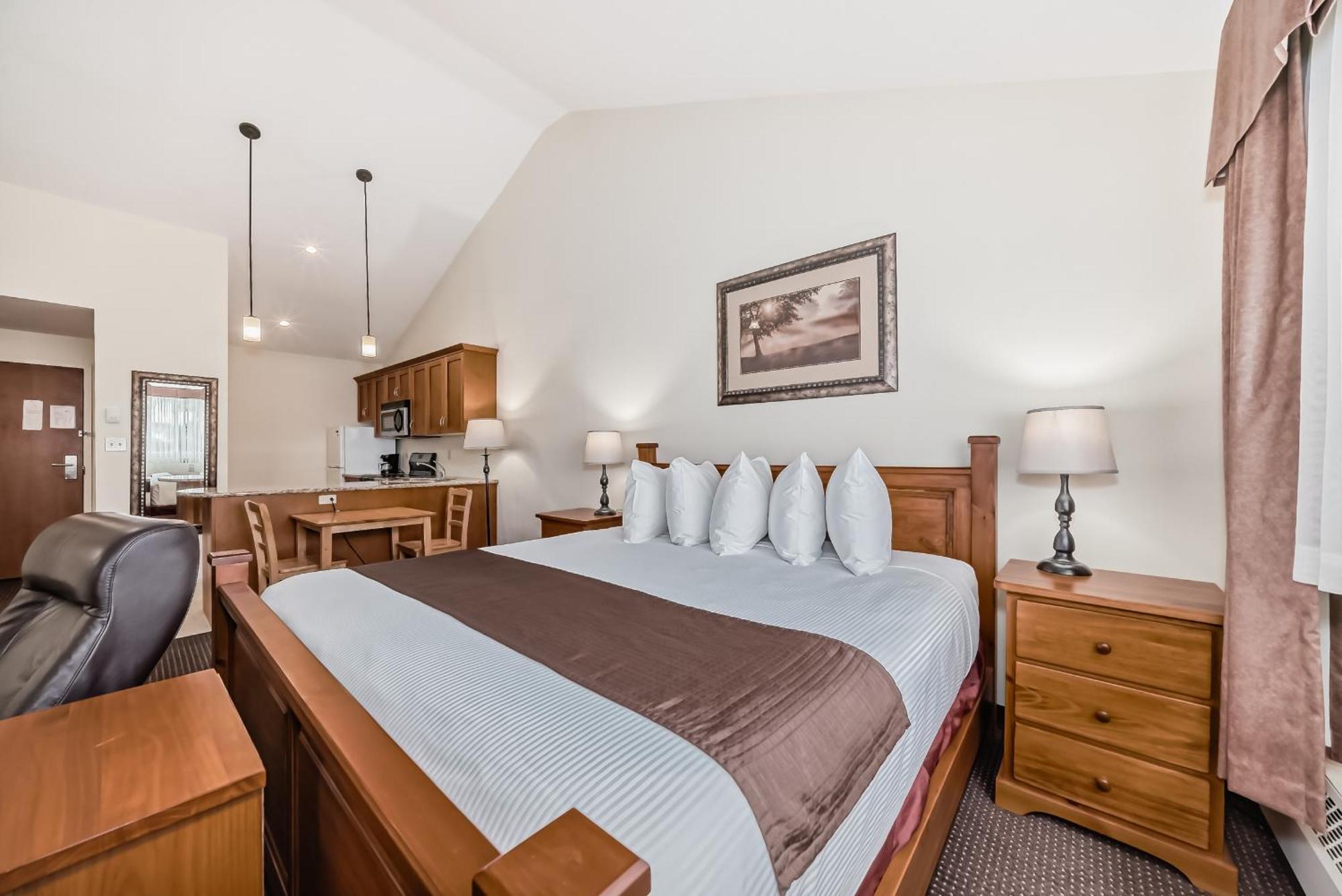 Stony Plain Inn & Suites 외부 사진