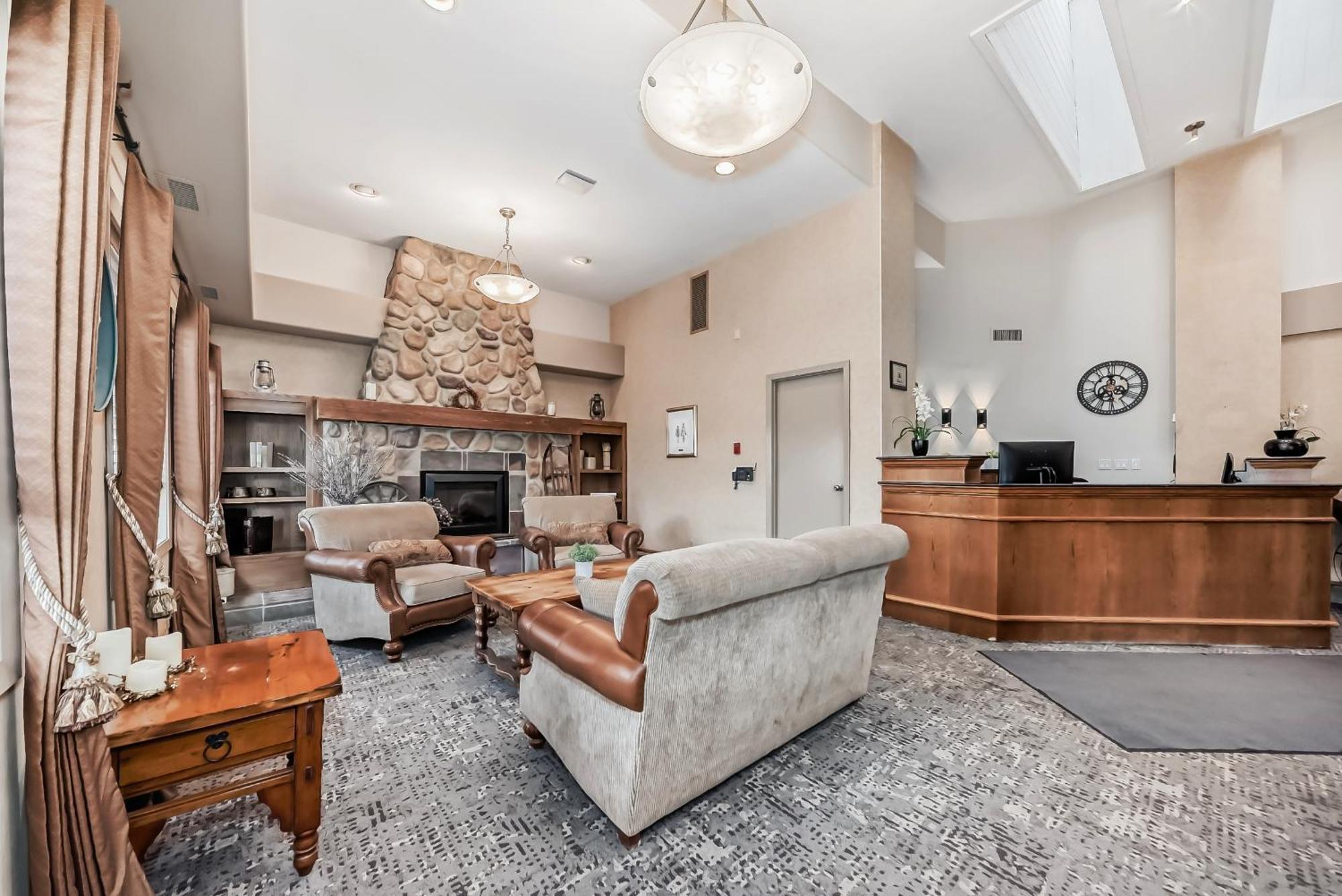 Stony Plain Inn & Suites 외부 사진