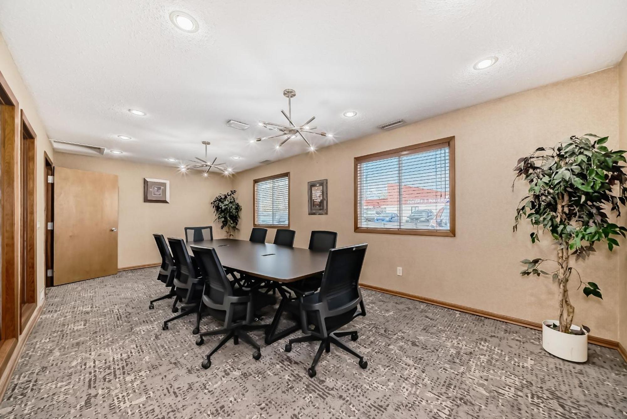Stony Plain Inn & Suites 외부 사진