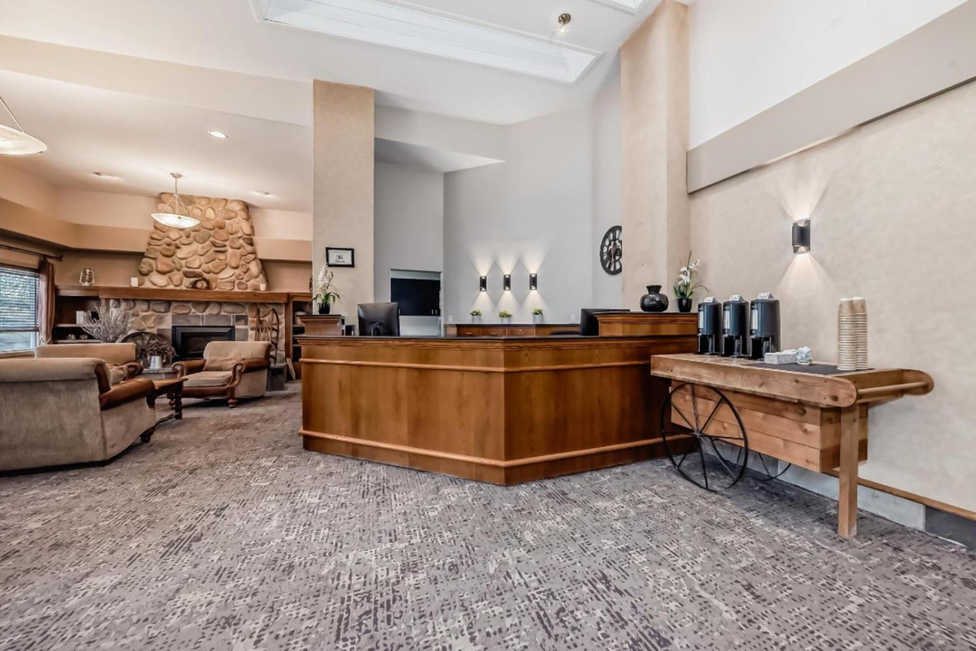 Stony Plain Inn & Suites 외부 사진
