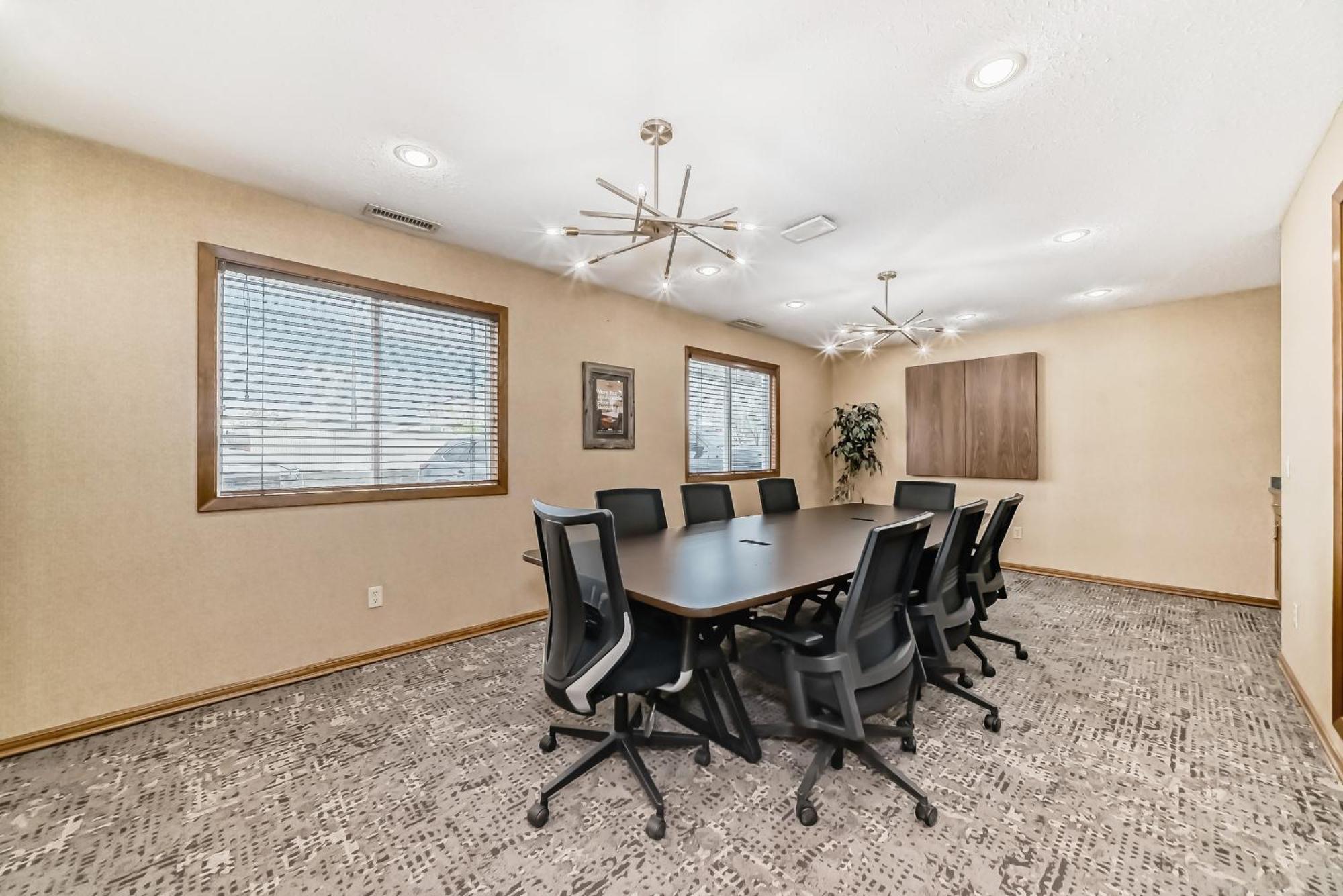 Stony Plain Inn & Suites 외부 사진