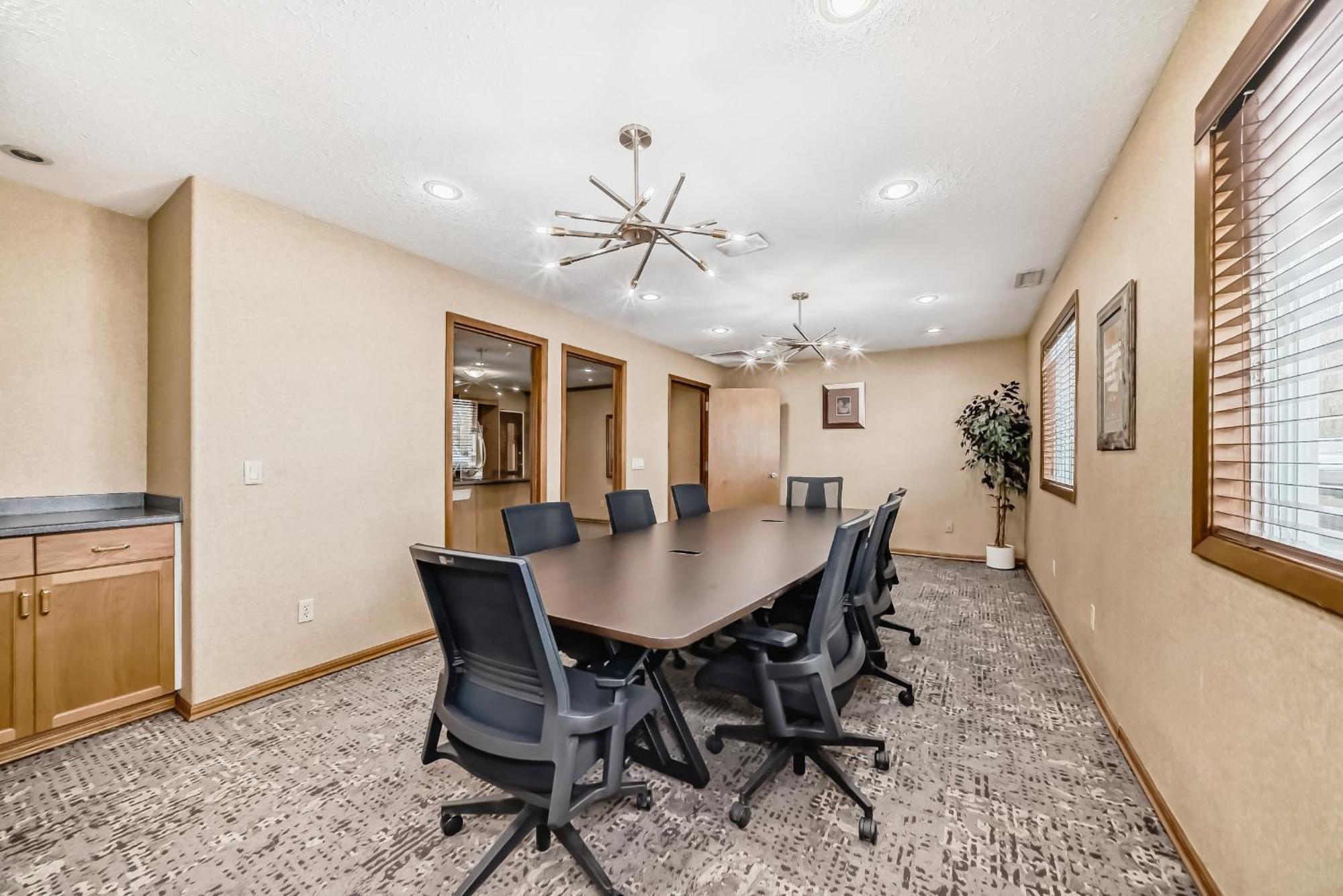 Stony Plain Inn & Suites 외부 사진