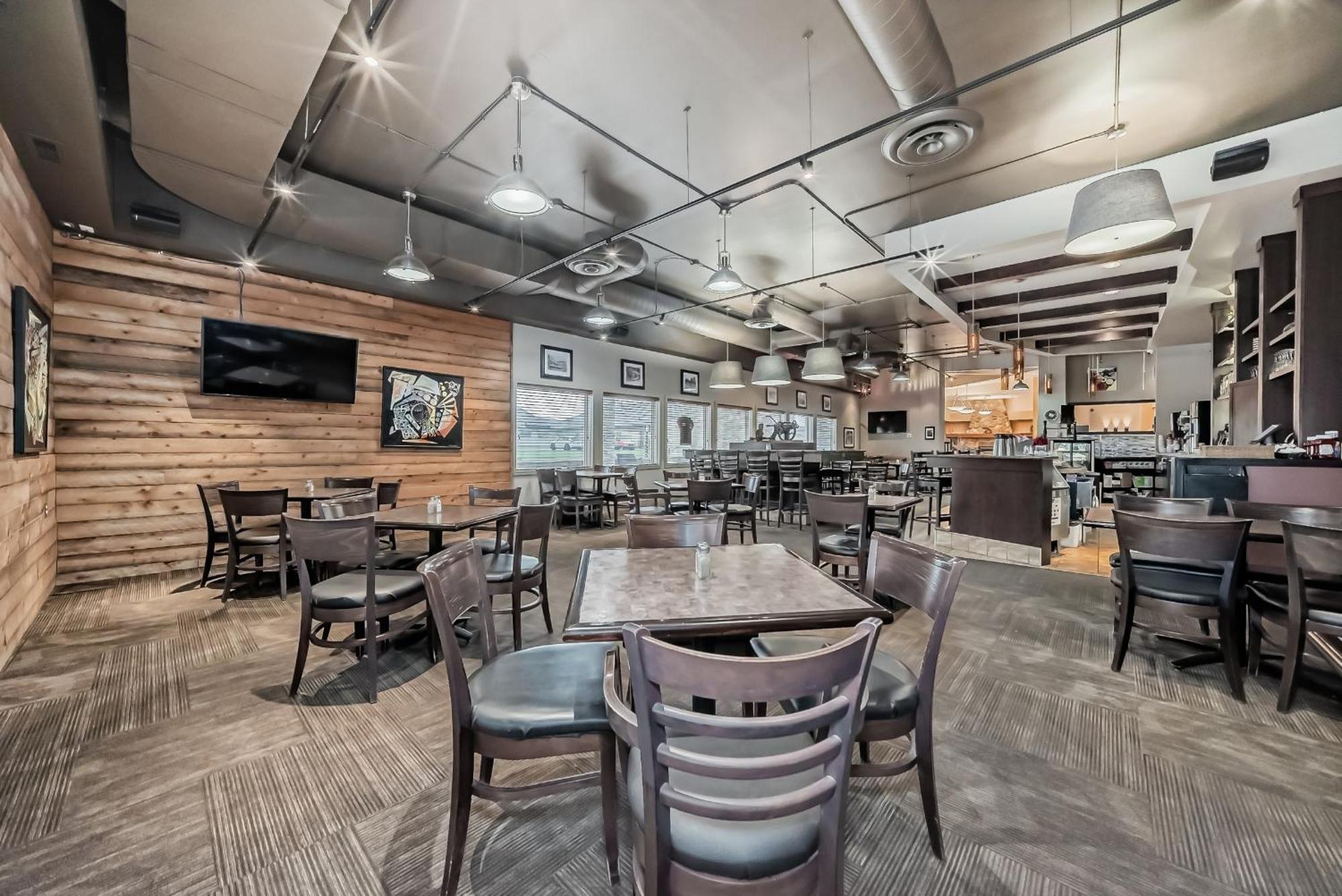 Stony Plain Inn & Suites 외부 사진
